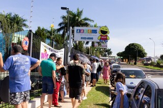 Fila em frente à AACC durante outros feirões realizados (Foto: Divulgação)