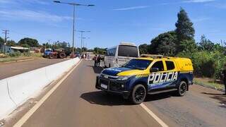 Trecho fechado pelos indígenas na manhã dessa segunda-feira (Foto: Divulgação/PMR)