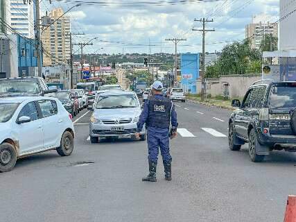 Veja as rotas alternativas para trafegar na Rua Ceará, após acidente em poste