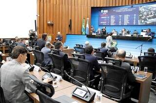 Deputados estaduais durante a sessão ordinária da Assembleia Legislativa nesta terça-feira (26) (Foto: Reprodução)