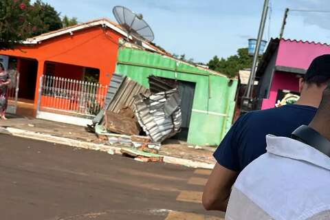 Cobertura de varanda desaba e mata menino de 14 anos 