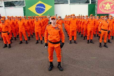 Bombeiros de MS formam maior número de mulheres da história em um único curso