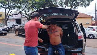 Cercado na rua, autor de feminic&iacute;dio &eacute; preso ap&oacute;s trocar tiros com policiais