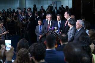 Após anúncio de medidas, Haddad concedeu entrevista coletiva juntamente com Pacheco, Padilha e lideranças partidárias (Foto: Andressa Anholete/Agência Senado Fonte: Agência Senado)