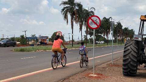 Ciclistas são surpreendidos com proibição de circulação na Av. Duque de Caxias