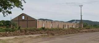 Antigo Armazém Ferroviário, espaço que seria transformado na sede do CAC (Centro de Atendimento ao Cidadão) (Imagem: Google Street View)