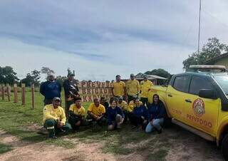 Equipe do Prevfogo na terrra Kadiwéu (Foto: Divulgação)