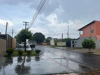 Região de Dourados tem 11 milímetros de chuva após 25 dias de estiagem