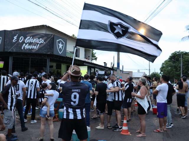 Pais e filhos comemoram o maior t&iacute;tulo da hist&oacute;ria do Botafogo