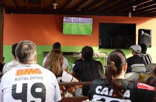 Torcedores do Atlético Mineiro acompanhando final da Libertadores (Foto: Osmar Veiga)