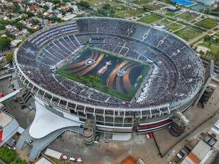 Imagem aérea do Monumental na Argentina lotado com torcedores (Foto: Divulgação) 