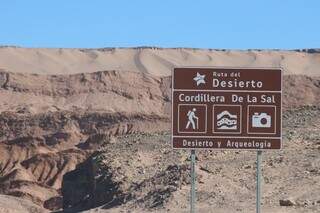 Placa indicando a Rota do Deserto, no Chile. (Foto: Arquivo Pessoal)