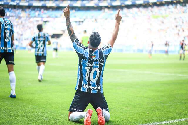 Em casa, Gr&ecirc;mio afasta fantasma do rebaixamento ao vencer o S&atilde;o Paulo