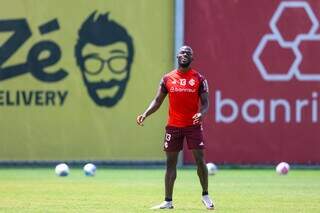 Atacante Enner Valência do Internacional durante preparação para encarar o Flamengo (Foto: Divulgação/SCI)