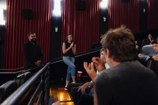 Protagonistas do documentário: Heideger Nascimento e Luciana Leite conversaram com expectadores ao final da premiere (Foto: EJF)