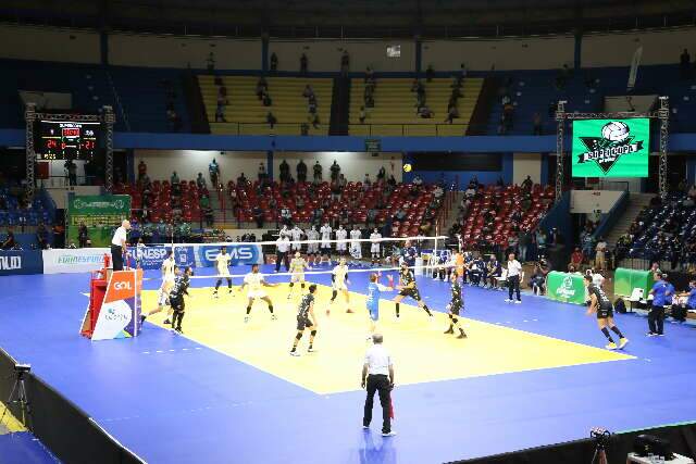 F&atilde;s do v&ocirc;lei ter&atilde;o tarde de aut&oacute;grafos com jogadores da Superliga