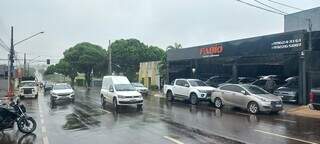 Registro de chuva fraca em Campo Grande na manhã desta quarta-feira, no Bairro Amambaí (Foto: Juliano Almeida) 