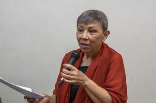 Autora do dicionário, Graciela Chamorro, durante apresentação do livro (Foto: Fábio Gruppi)