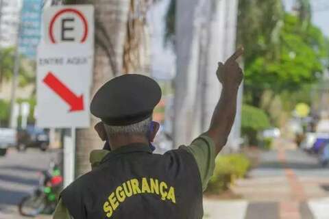 Por hora, trabalhadores brancos ganham 67,7% a mais que negros