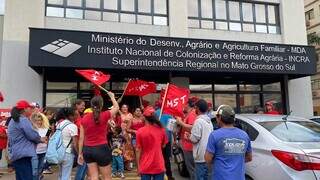 A manifestação é por tempo indeterminado, segundo representate do MST-MS (Foto: Antonio Bispo)