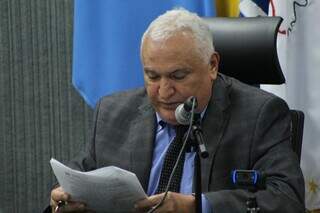 Aluízio Pereira dos Santos, da 2ª Vara do Tribunal do Júri, durante leitura da sentença (Foto: Juliano Almeida)