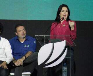 Ministra Simone Tebet durante discurso na inauguração de fábrica. (Foto: Marcos Maluf)