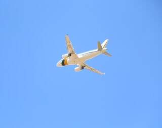 Avião presidencial na pista do Aeroporto Internacional de Campo Grande (Foto: Enryck Sena)