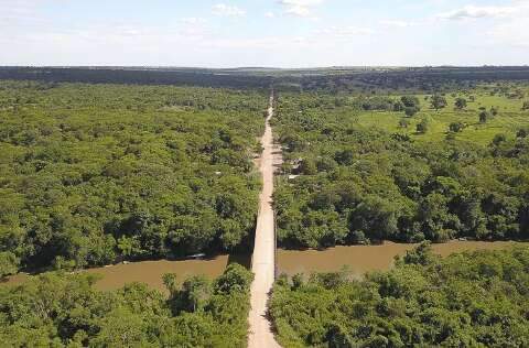 Jovem tenta alcan&ccedil;ar cachoeira a nado e desaparece no Rio Aquidauana