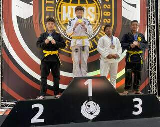 Campo-grandense de 13 anos &eacute; campe&atilde;o mundial de jiu-jitsu infantojuvenil