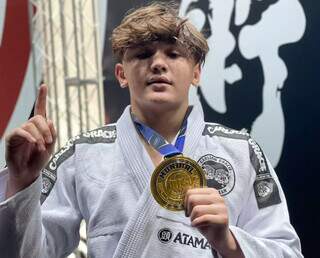 Campo-grandense de 13 anos &eacute; campe&atilde;o mundial de jiu-jitsu infantojuvenil