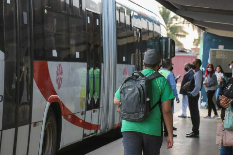 Aberto cadastro para passe de &ocirc;nibus gratuito destinado a estudantes