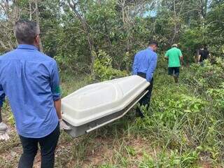 Mulher encontra cad&aacute;ver em decomposi&ccedil;&atilde;o enquanto colhia ra&iacute;zes