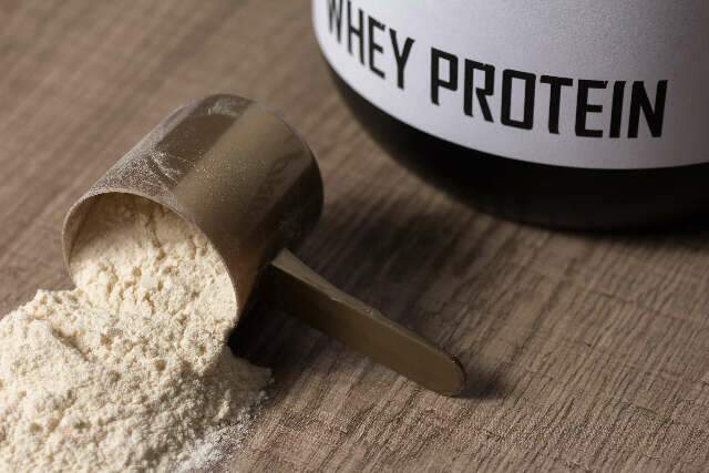 De alergia a altera&ccedil;&atilde;o hormonal, veja riscos de consumir whey adulterado