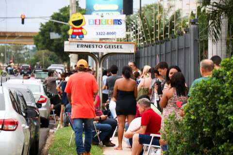 Primeiro da fila no super feirão da AACC chegou 15 horas antes