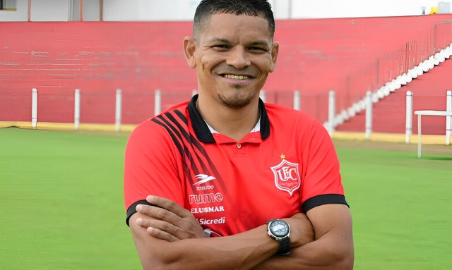 De olho no tri, Costa Rica anuncia novo comandante para pr&oacute;xima temporada