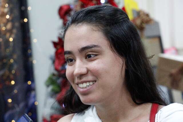 Ap&oacute;s carta adotada na inf&acirc;ncia, Maria retribui e far&aacute; uma crian&ccedil;a feliz