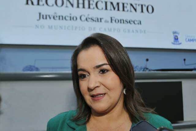 Prefeita promete n&atilde;o demitir em massa, apesar dos &quot;ajustes na folha&quot;