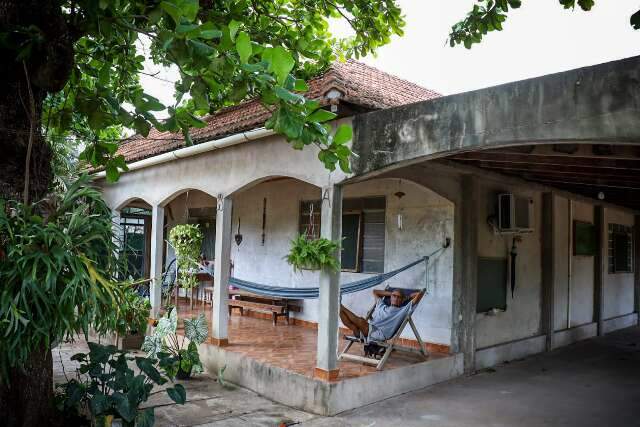 Hip&oacute;lito construiu casa da fam&iacute;lia com manual enviado pelos Correios