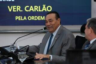 Presidente da Câmara Municipal, Carlos Augusto Borges, o Carlão (PSB) durante pronunciamento na sessão desta quinta-feira (12) (Foto: Izaías Medeiros) 