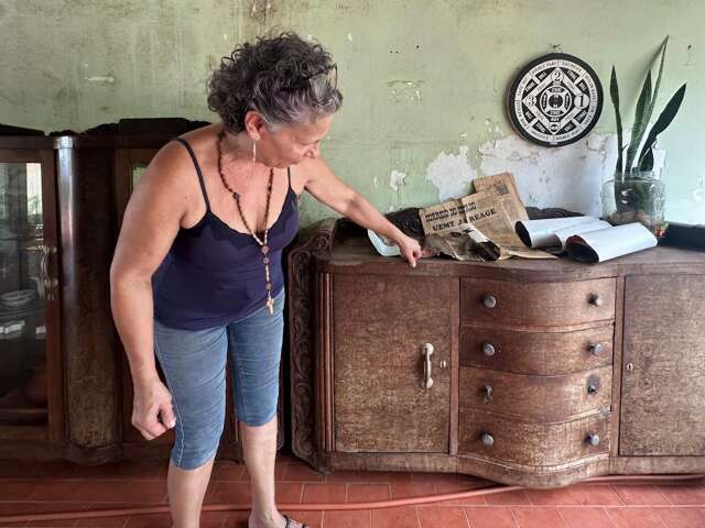 ‘Viciada’ em relíquias, Otília salvou móveis históricos da rua