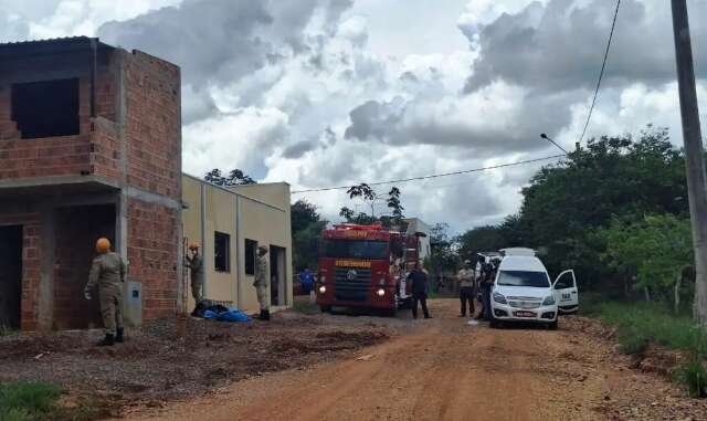 Corpo em decomposi&ccedil;&atilde;o &eacute; encontrado em telhado de obra 