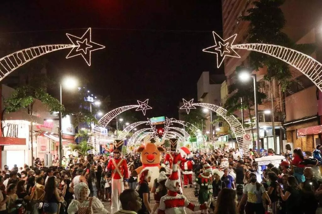 Maioria dos leitores diz que vai deixar as compras de Natal para a &uacute;ltima hora