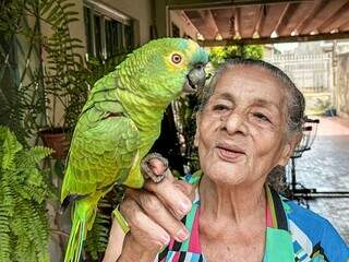 Companheiro de Rosalina foi deixado por amigos. (Foto: Marcos Maluf)