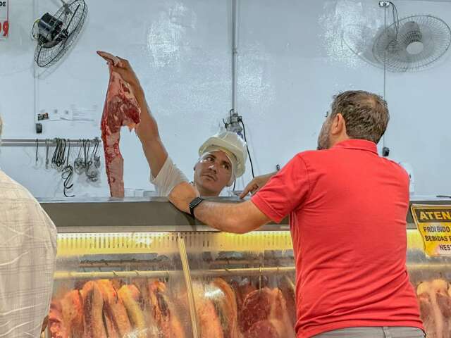 &ldquo;Quase desmaiei&rdquo;: alta no pre&ccedil;o da carne impacta no churrasco de domingo