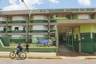 Escola estadual localizada no Bairro Moreninhas, em Campo Grande (Foto: Paulo Francis/Arquivo)