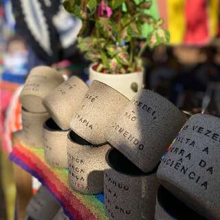 Domingo tem feiras, brechós e samba na Praça do Preto Velho