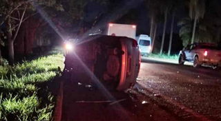 Gol ficou tombado na pista após a batida (Foto: Fátima em Dia)