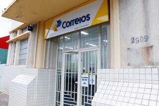 Fachada de agência dos Correios localizada no Centro de Campo Grande (Foto: Juliano Almeida/Arquivo)