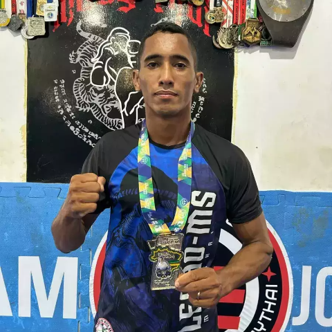 Atleta de MS leva t&iacute;tulo de campe&atilde;o brasileiro no Muay Thai