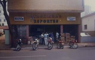 Uma das unidades da Tachinha Esportes na Rua Sete Setembro, loja fechou definitivamente em 2012. (Foto: Arquivo Tachinha Esportes)